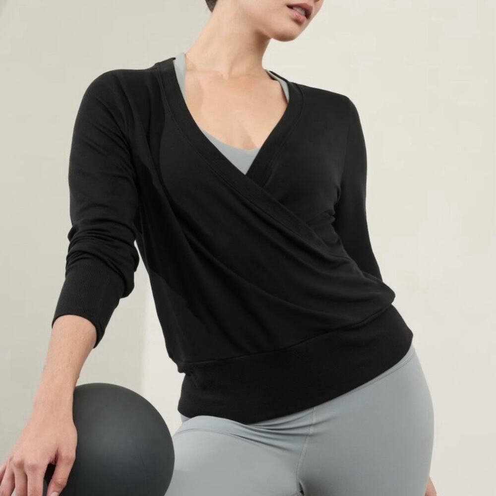 Athleta Wrap Front Black Sweatshirt Womens XS Black Athleisure Balletcore Flaw